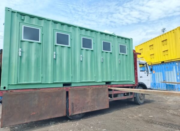 Container Toilet - Image 3